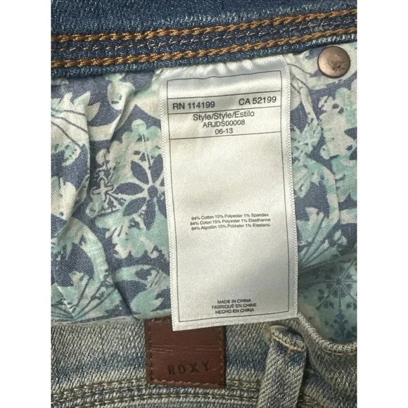 Roxy Blaze Gemoetric Embroidered Boho Festival Cut Off Raw Hem Shorts Size 11 - Picture 16 of 16